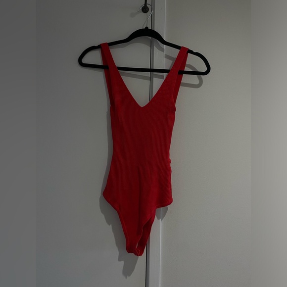 Lulus Tops - Lulus NWT open back ribbed bodysuit